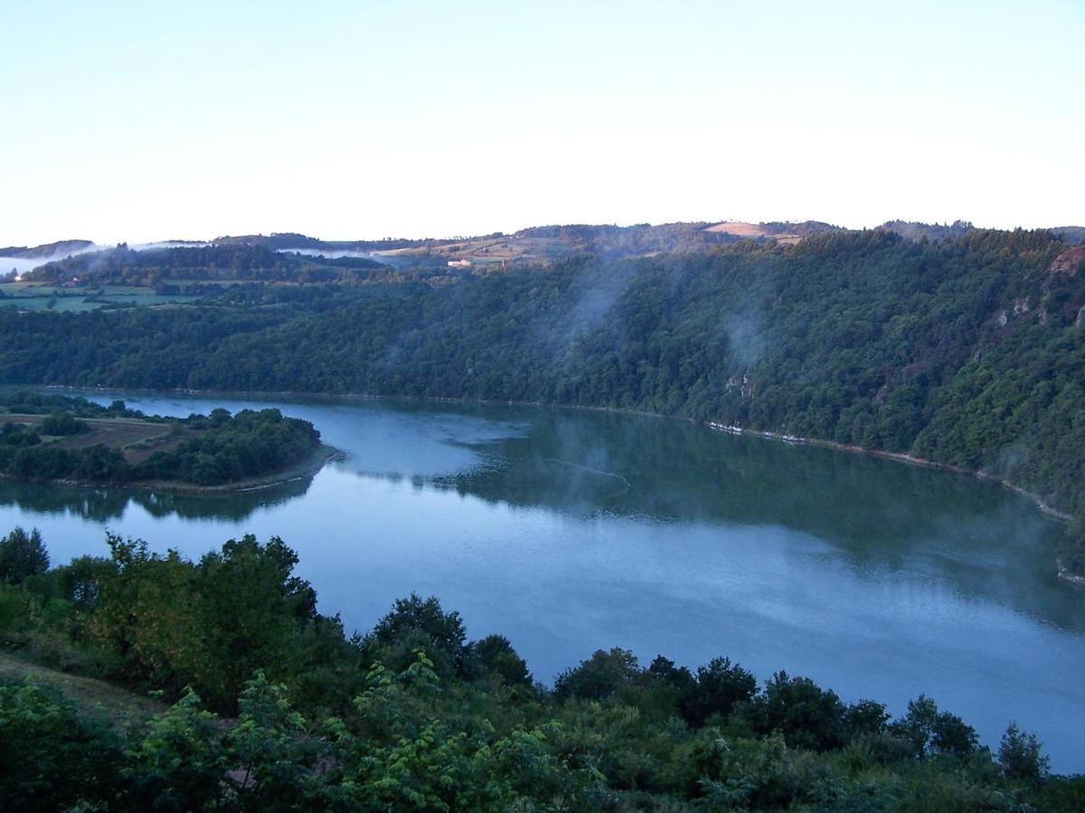 O Fil De L'Eau - Gite En Bord De Lac Saint-Jean-Saint-Maurice-sur-Loire ภายนอก รูปภาพ